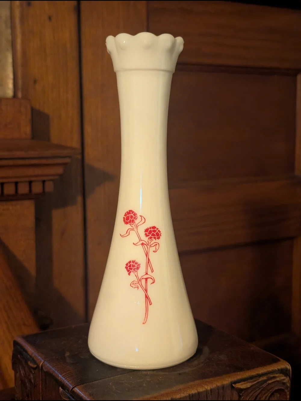 Vintage hazel atlas 1970s Milk Glass Bud Vase: Red Rose Floral, Scalloped Edge